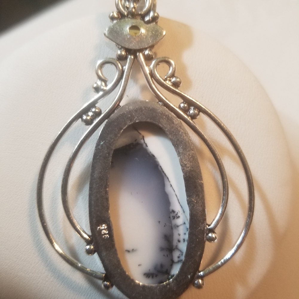BEAUTIFUL PENDENT NWOT - Picture 4 of 5
